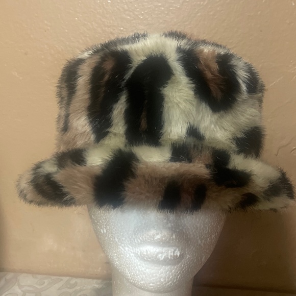 Hat - Picture 1 of 2